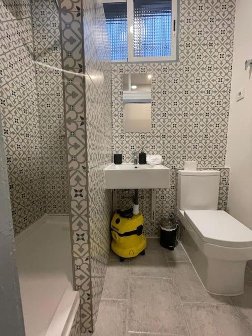 マドリードNew Piso Centrico 7Pax A 2 Min Andando De Gran Viaアパートメント エクステリア 写真